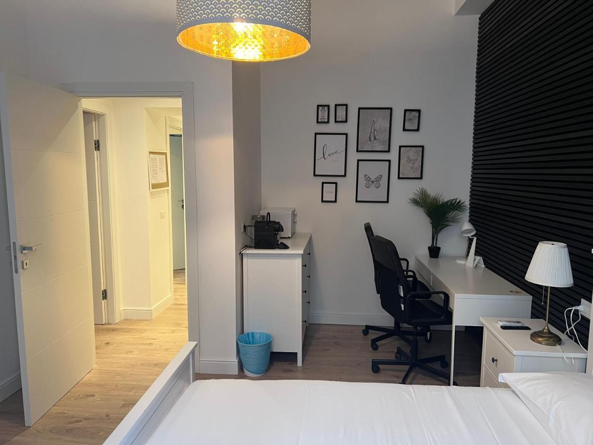 P18&Rooms Palestrina 18 Milan Bagian luar foto