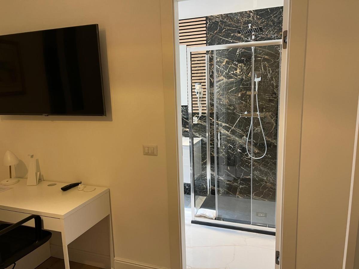 P18&Rooms Palestrina 18 Milan Bagian luar foto